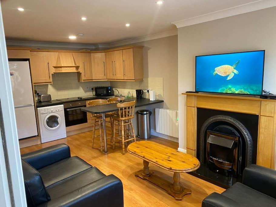 2 Bed Cosy Apartment In Heart Of Mullingar. 외부 사진