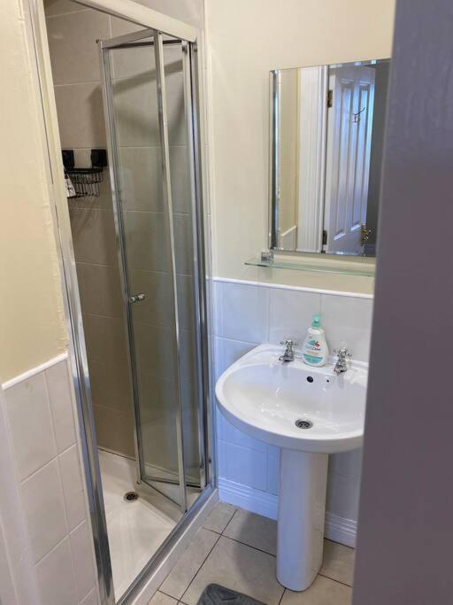 2 Bed Cosy Apartment In Heart Of Mullingar. 외부 사진